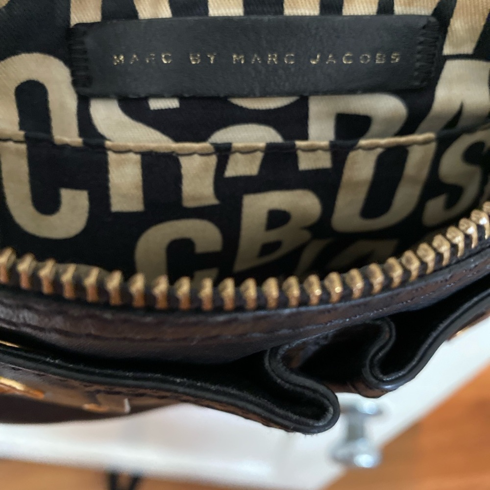 Marc by Marc Jacobs black leather cross body bag - Picture 3 of 4